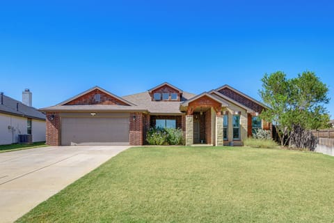 Lubbock Vacation Rental | 4BR | 3BA | 2,568 Sq Ft | 1 Step Required to Enter