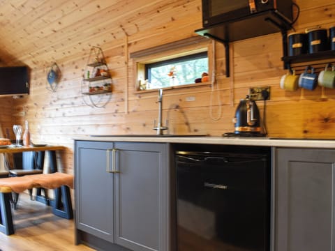 Kitchen/diner | Machlud Haul - Blaenplwyf Shire Pods, Lampeter Cambrian mountains