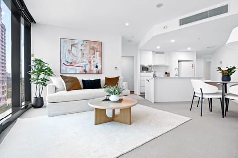 Living Area/Dining Area/Kitchen