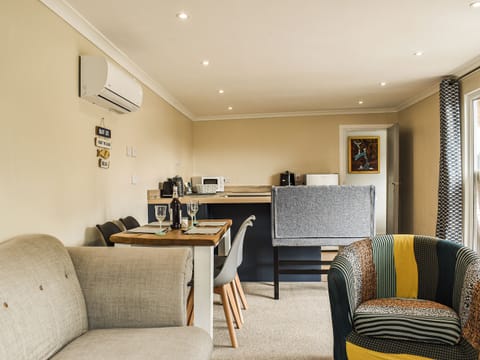 Open plan living space | The Stables, Woodlands