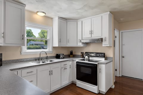 Kitchen with all the amenities and tools you need to cook for your family.
