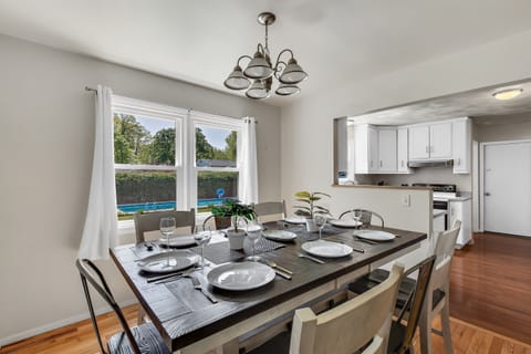 Dining table with full set up for 8 guests.