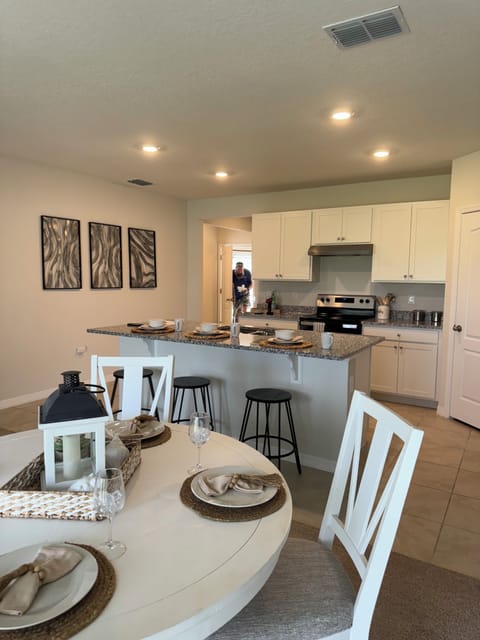Dining Island Kitchen Open floor plan