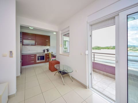 Building, Window, Interior Design, Houseplant, House, Floor, Flooring, Plant, Wood