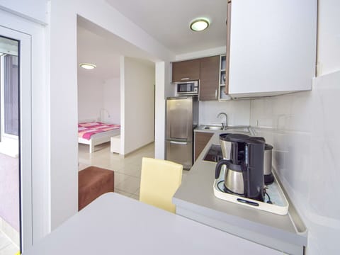 Property, Furniture, Building, Tap, Countertop, Kitchen Appliance, Interior Design, Flooring, Comfort, Floor