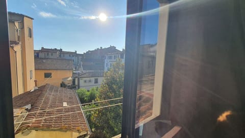 Neighbourhood, Residential Area, Apartment, Balcony, Daylighting