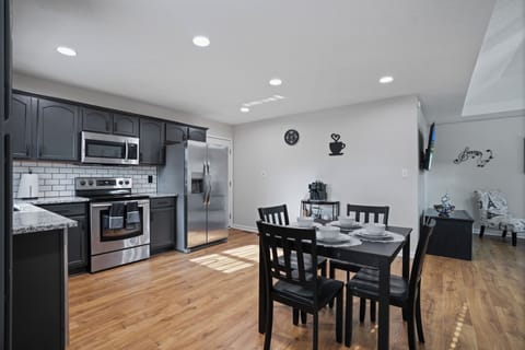 Refrigerator [ Ice Maker and Water]