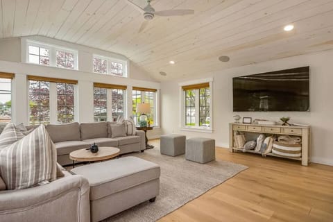 Living room 1 (1)