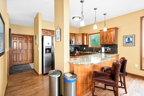 Additional seating at the kitchen counter