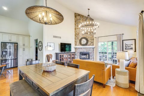 Dining Area | Living Room | Smart TV