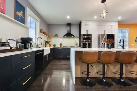 Create delicious moments, complete with craft ice and company.