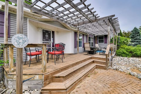 Deck | Gas Fire Pit | Outdoor Dining Set | Fountain