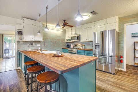 Kitchen | Toaster | Blender | Crockpot