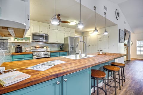 Kitchen | Cooking Basics | Keurig Coffee Maker | Toaster