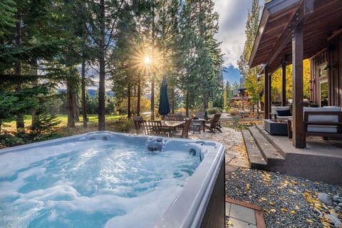 Private Hot Tub overlooking the 18th Fairway of the Prospector Golf Course.