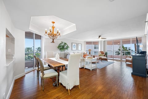 Elegantly designed Huge open floorplan