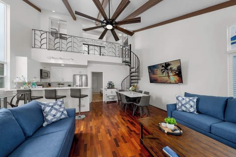 Living area on 2nd floor. Access to loft. 