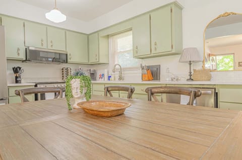 Well-equipped kitchen with everything you need to cook a delicious meal.

