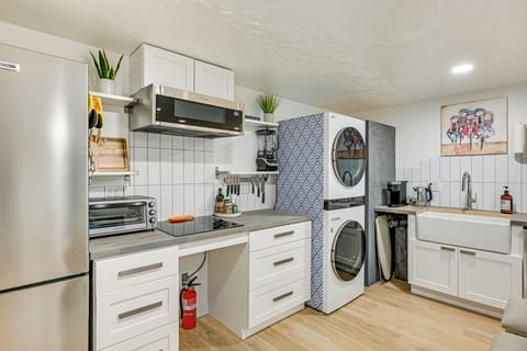 Kitchen | Stove | Toaster Oven | Keurig Coffee Maker | Washer & Dryer