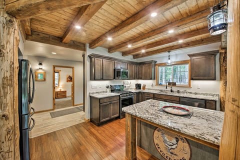 27ce16d4-a5f1-46f0-a94a-c9ff06ba41a5