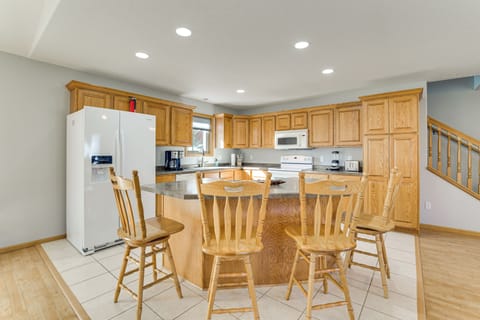 Kitchen | 1st Floor | Keurig K-Duo | Toaster | Blender | Air Fryer