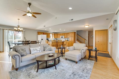 Living Room | 1st Floor | Free WiFi | Central A/C & Heating