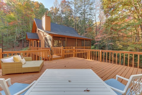 Blairsville Vacation Rental | 3BR | 3BA | 1,900 Sq Ft | Stairs Required