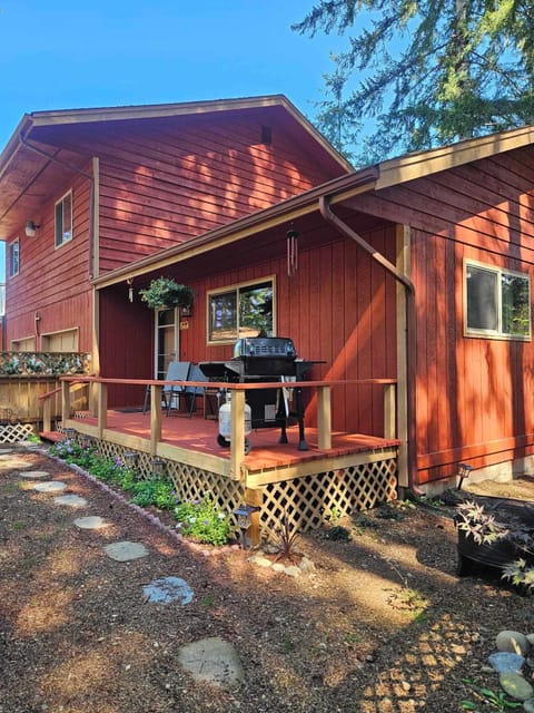 Private studio as you arrive through the private gate