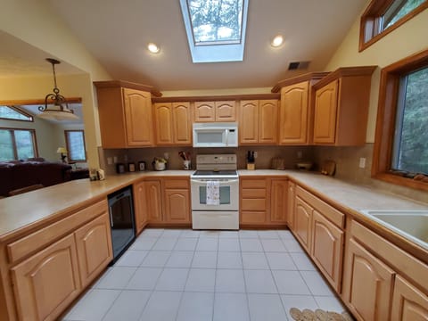 Kitchen with lots of space for many cooks!