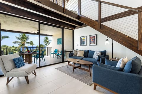 Welcome to Country Club Villas 327, a beautifully renovated 2-bedroom plus loft condo