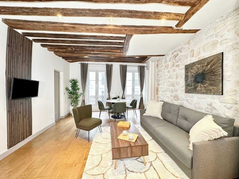 A spacious living room for you, with comfortable high-quality sofas for moments of extreme relaxation.