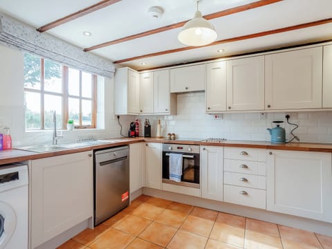 Kitchen | Rookery Cottage, St Neots