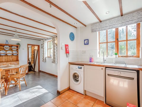 Kitchen | Rookery Cottage, St Neots