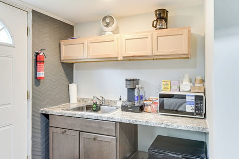 Kitchenette | Cooking Basics | Hot Plate | Drip & Keurig Coffee Makers