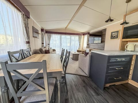 Equipped with all of the essential appliances, you can easily cater to your party's needs on your UK getaway.