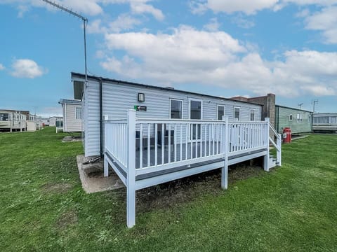 Spacious deck with scenic views for relaxing outdoors