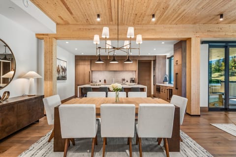 8 person dining room table and 4 kitchen island chairs 