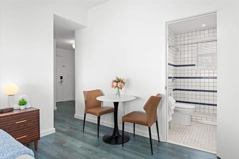 Miami Miami Beach Junior King Studio Dining Room