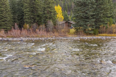 Enjoy the Sound of the River | Exterior
