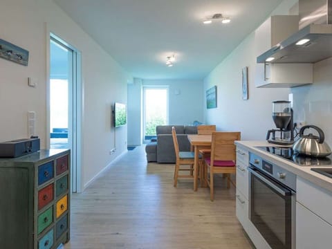 Sky, Shade, Land Lot, Cottage, Siding, Facade, Residential Area, Landscape, Roof, Grass