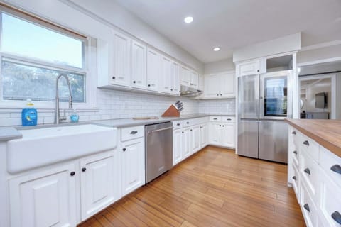 Clean kitchen