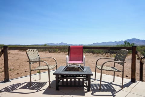 Private Furnished Deck | Fire Pit | Gas Grill