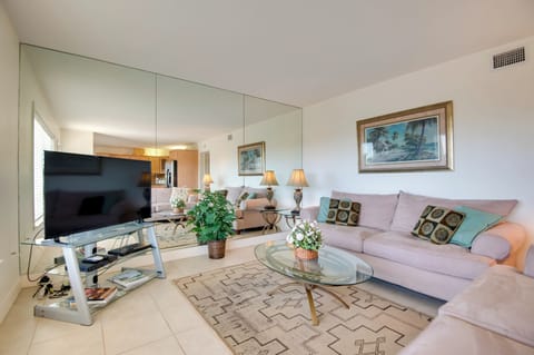 Vero Beach Vacation Rental | 2BR | 2BA | 800 Sq Ft | Stairs Required