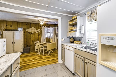 Kitchen | Cooking Basics | Drip Coffee Maker | Blender | Crockpot