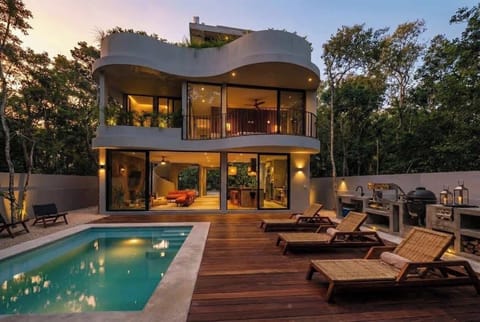 Exterior, Private Pool & Sun Deck