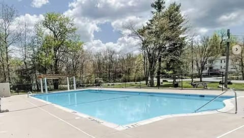 Enjoy access to a spacious community pool, perfect for cooling off. 