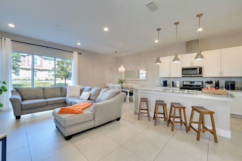 Kissimmee Vacation Rental | 5BR | 6BA | 2,100 Sq Ft | 1 Step Required