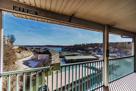 Lounge the day away with gorgeous lake views on the screened deck