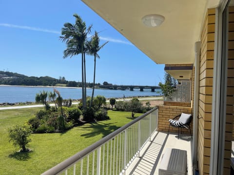 Balcony view of Missingham bridge & Serpentine beach