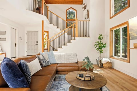 Welcome to The Fancy Fox where you can cozy up by the living room gas fireplace with a good book or stream your favorites!